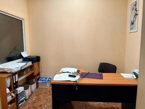комерційна за адресою Космонавтів вул., 31