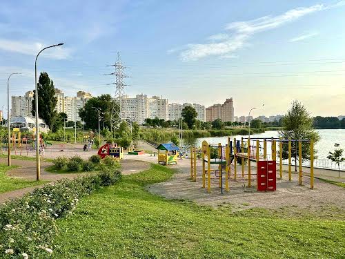 квартира по адресу Ревуцкого ул., 40-Г