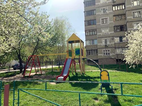квартира за адресою Автозаводська вул., 81