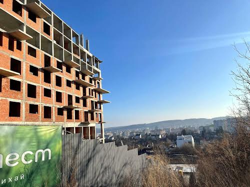 квартира за адресою Кирила Студинського вул., 1