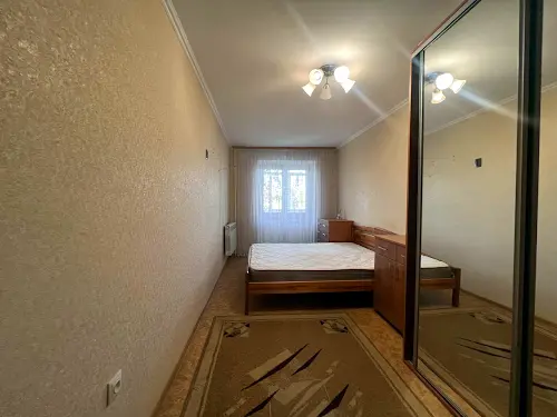 квартира за адресою Бажана вул., 16