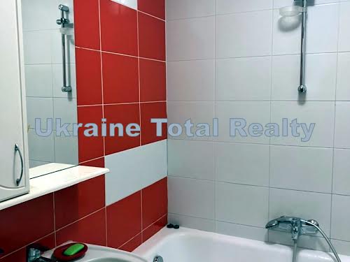 квартира за адресою Анни Ахматової вул., 19