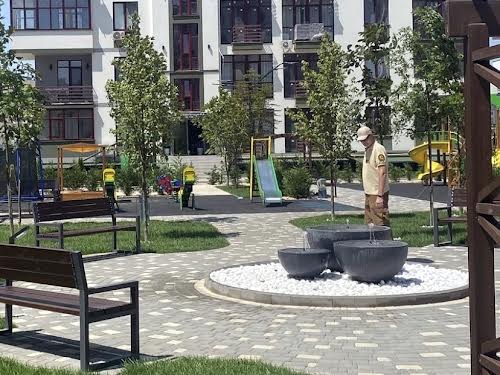 комерційна за адресою Владислава Бувалкіна вул. (Бочарова Генерала), 60