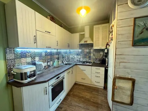 квартира за адресою Радистів вул., 34б
