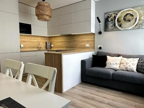 квартира за адресою Салютна вул., 2к6