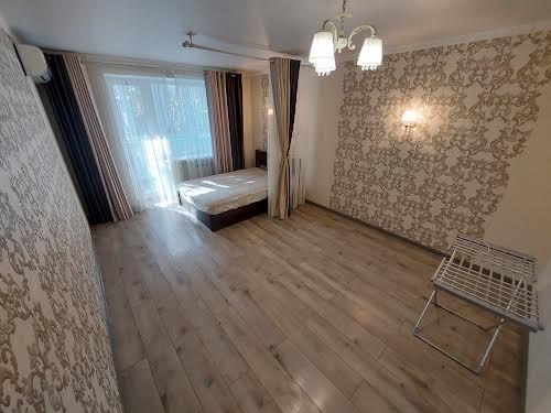квартира за адресою Казарського вул., 1Б