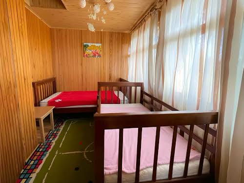 будинок за адресою изумруд, 5