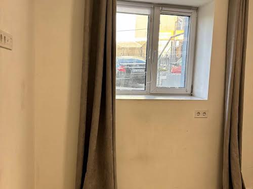 комерційна за адресою Білокур вул. (Курська), 8а