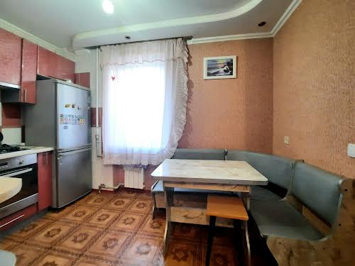 квартира за адресою пр-т Л.Українки, 72