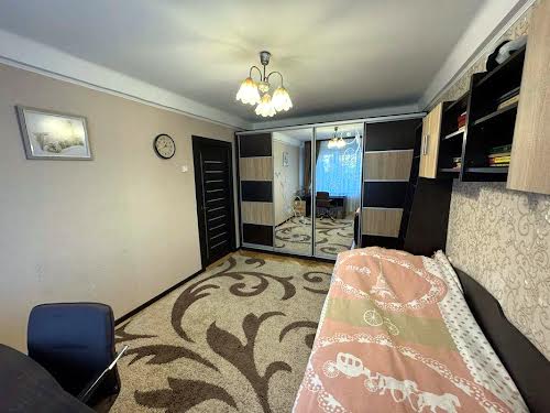 квартира по адресу Строителей ул., 12Б