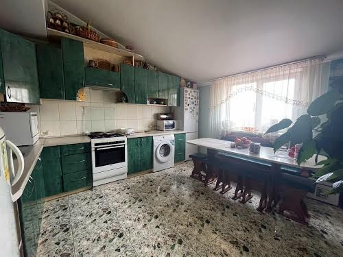 квартира за адресою Коновальця вул., 3
