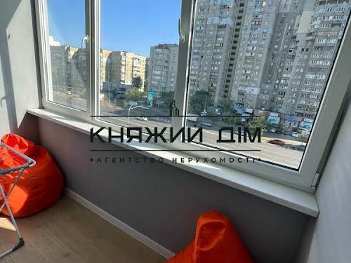 квартира за адресою Ревуцького вул., 40-В