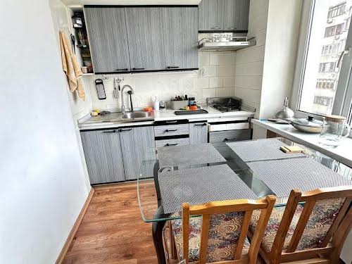 квартира за адресою Будівельників вул., 27А