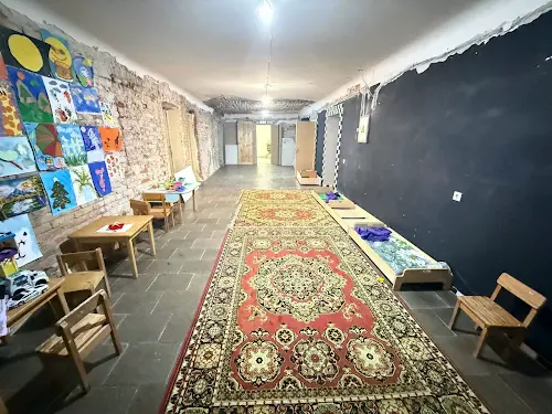 комерційна за адресою Левка Лук'яненка вул. (Василя Жуковського), 9