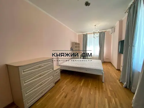 квартира за адресою Академіка Глушкова просп., 9-В