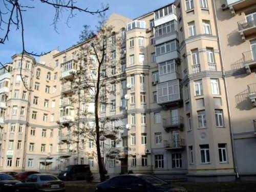 квартира по адресу Строителей ул., 30