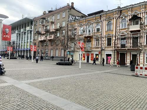 квартира за адресою Королеви Єлизавети ІІ вул. (Глинки), 15