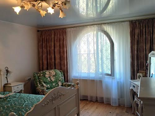 будинок за адресою Горіхова вул.