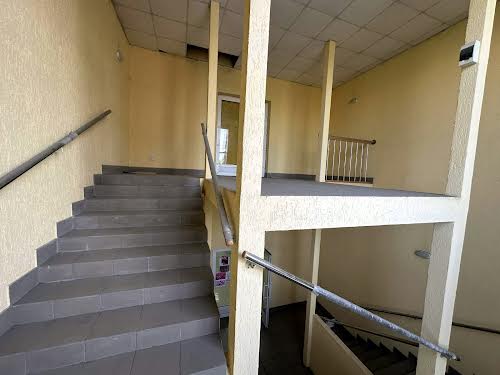 комерційна за адресою Чорних Запорожців вул. (Петра Запорожця), 28