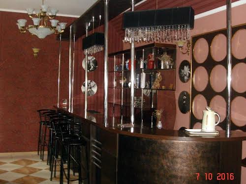 комерційна за адресою Дружбы, 80
