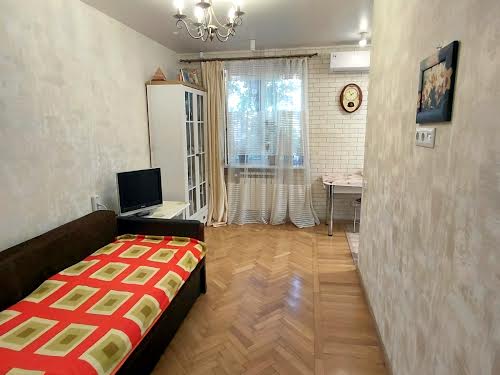 квартира за адресою Космонавтів вул., 18