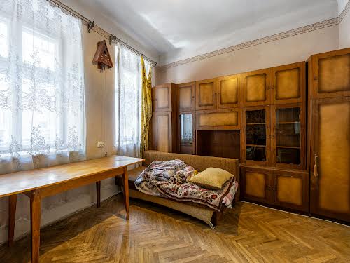 квартира за адресою Шептицьких вул., 24