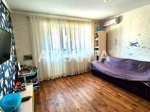 квартира за адресою Ільфа та Петрова вул., 30