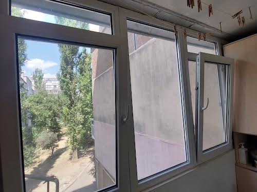 квартира за адресою Космонавтів вул., 146б