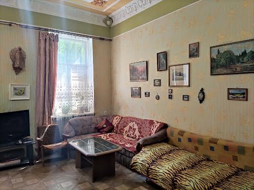 квартира за адресою Шота Руставелі вул., 34