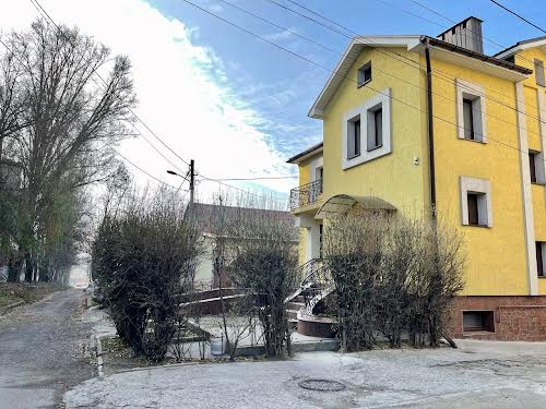 будинок за адресою Володимира Моссаковського вул. (Клари Цеткін), 30А