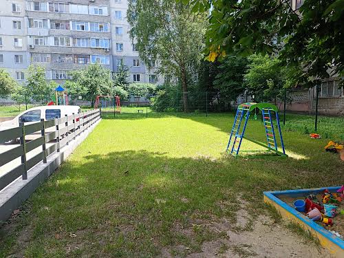 квартира за адресою Нижньосироватська вул., 10