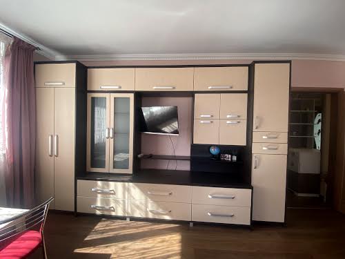 квартира за адресою Хотинська, 12