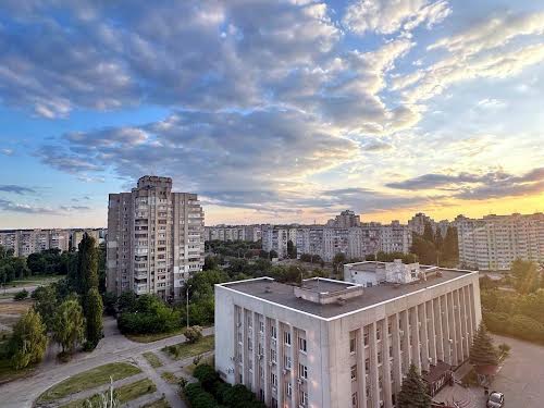 квартира за адресою Михайла Лушпи просп., 2/1