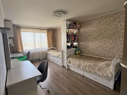 квартира за адресою Івасюка вул., 21
