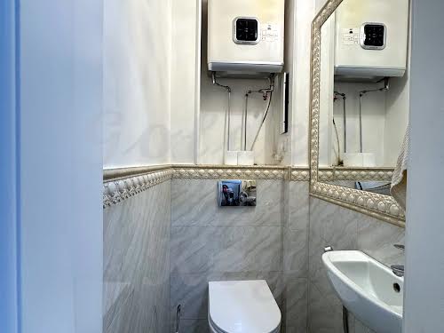 квартира по адресу Драгомвнова, 12А