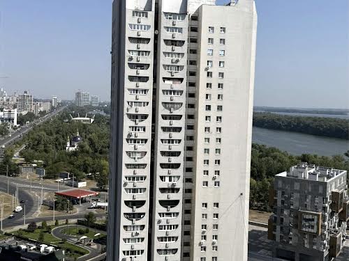 квартира по адресу Героев просп., 1