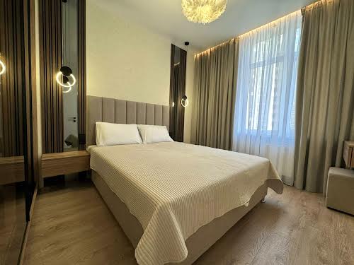 квартира за адресою Краснова вул., 3