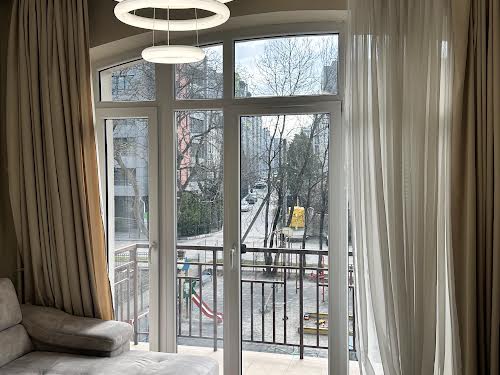 квартира за адресою Кам'янецька вул., 24а