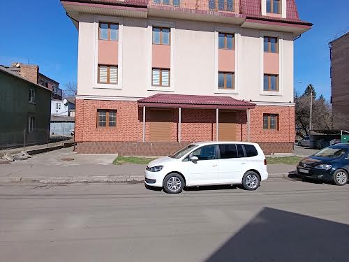 комерційна за адресою вул. Пересопницька, 170
