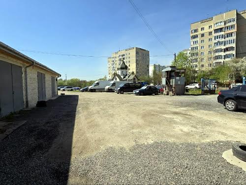 комерційна за адресою Богдана-Ігора Антонича вул., 17
