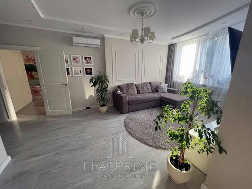 квартира за адресою Ревуцького вул., 7-В