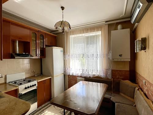 квартира за адресою Степана Бандери вул., 16