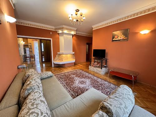 квартира за адресою Соломії Крушельницької вул., 23
