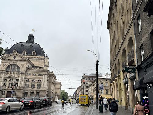 квартира за адресою Вʼячеслава Чорновола просп. (), 1