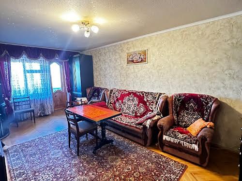 квартира за адресою Космонавтів вул., 8