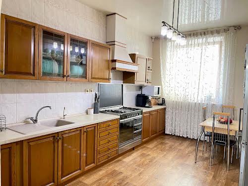 будинок за адресою Володимира Моссаковського вул. (Клари Цеткін), 30А