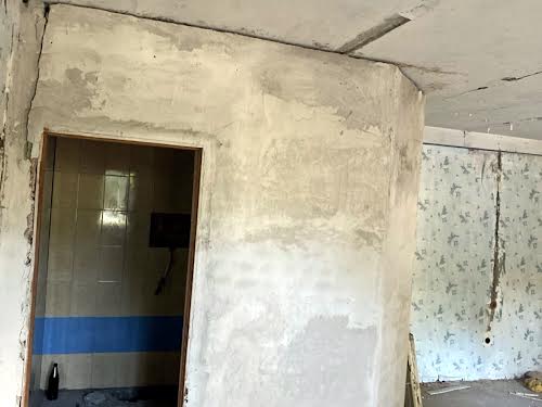 комерційна за адресою Молодіжна вул., 7