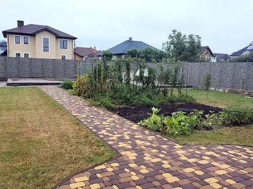 дом по адресу Центральна