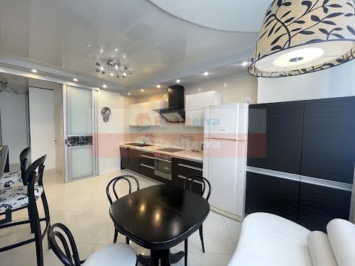 квартира за адресою Бориса Гмирі вул., 8-Б