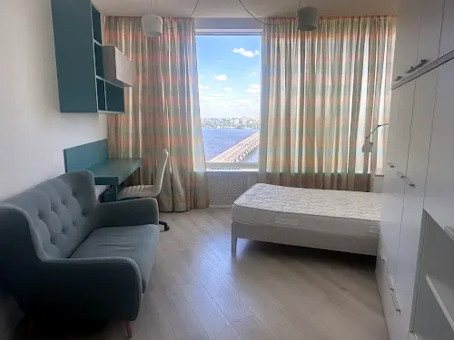 квартира за адресою Королеви Єлизавети ІІ вул. (Глинки), 2